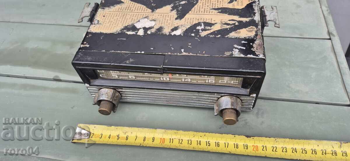 АВТО РАДИО - АТ - 64 - МОСКВИЧ 408 - РАБОТЕЩО с цена 75.00 лв. | € 38.35