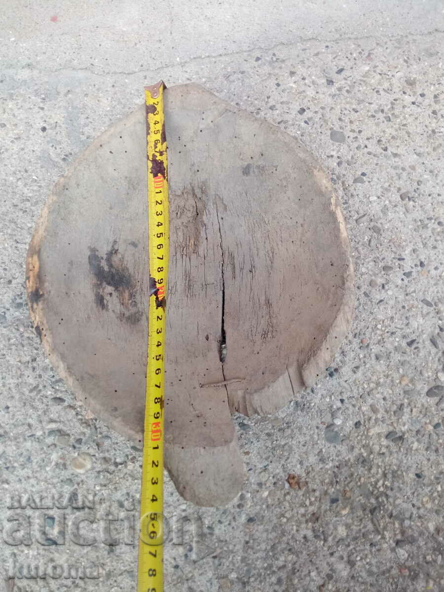 Παλιό ξύλινο μπολ με τιμή 39.99 BGN | € 20.45