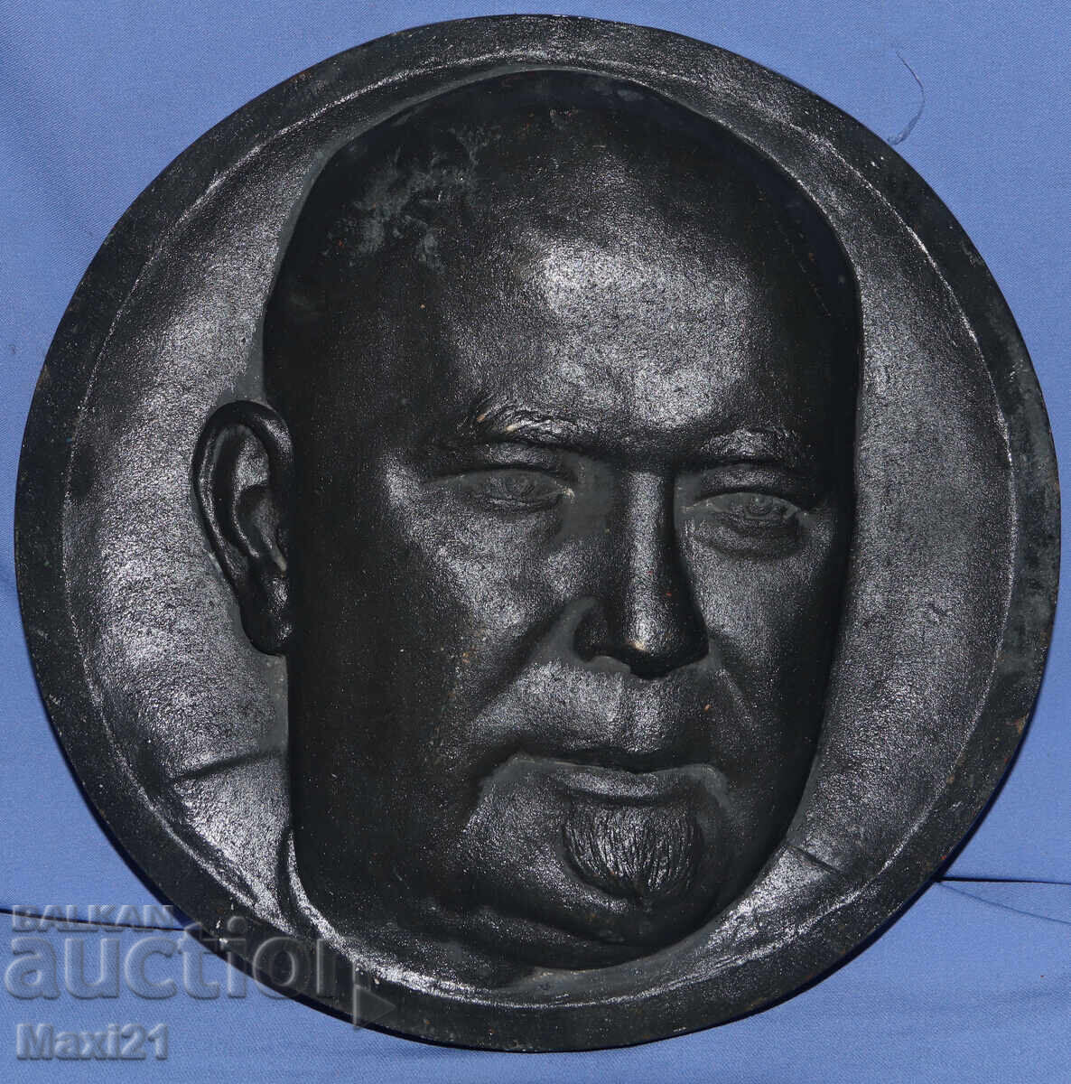 Solid bronze bas-relief sculpture bust with price 500.00 BGN | € 255.65