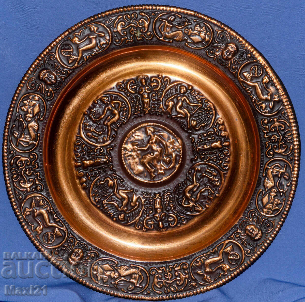 Plachetă de cupru lucrată manual, farfurie, decorațiune de perete cu preț 240.00 BGN | € 122.71