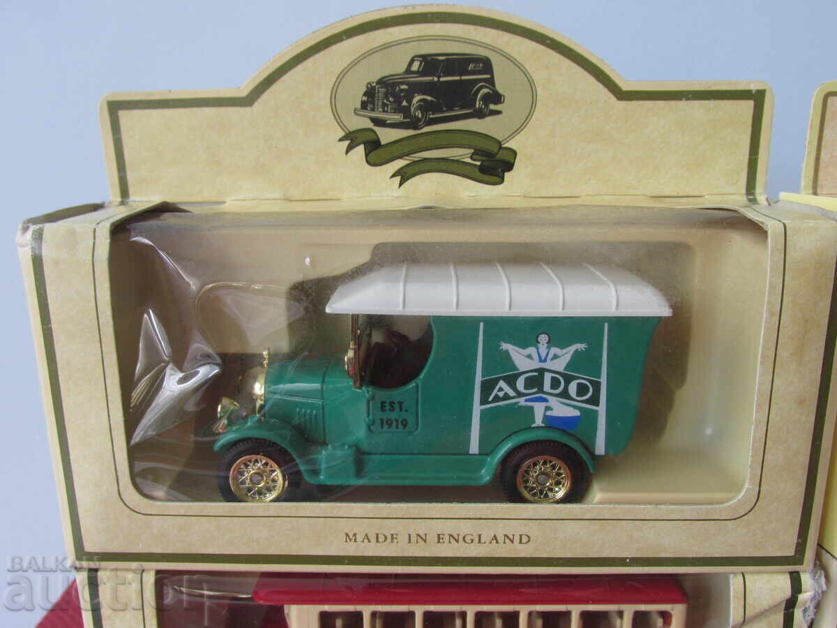 Retro strollers with price 16.00 BGN | € 8.18 Retro strollers with price 16.00 BGN | € 8.18