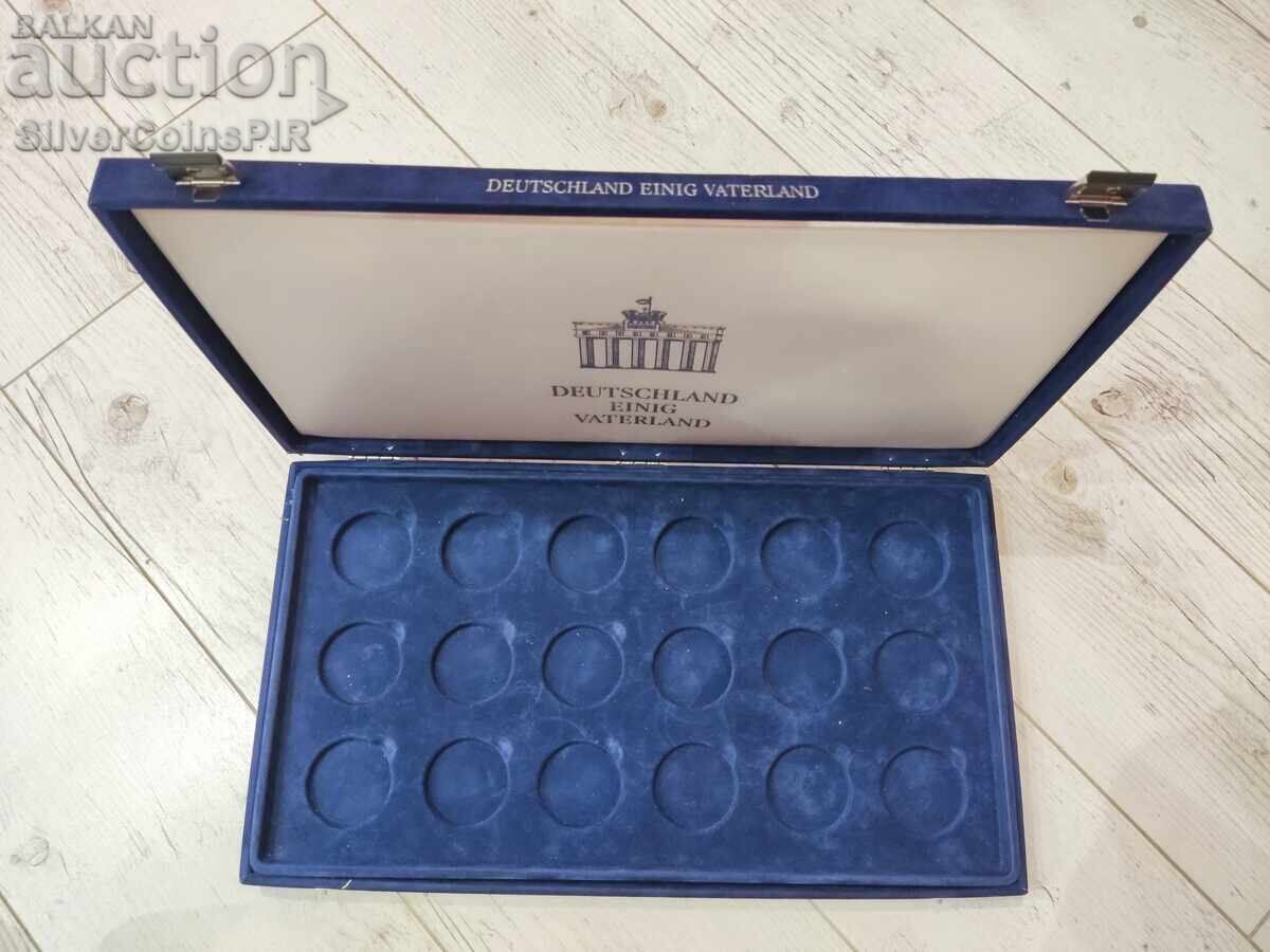 Box for 18 coins Box for 18 coins