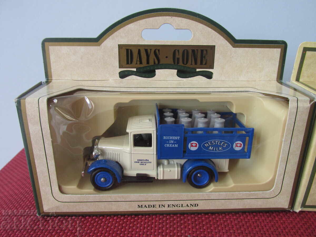 Delivery of Retro strollers Delivery of Retro strollers