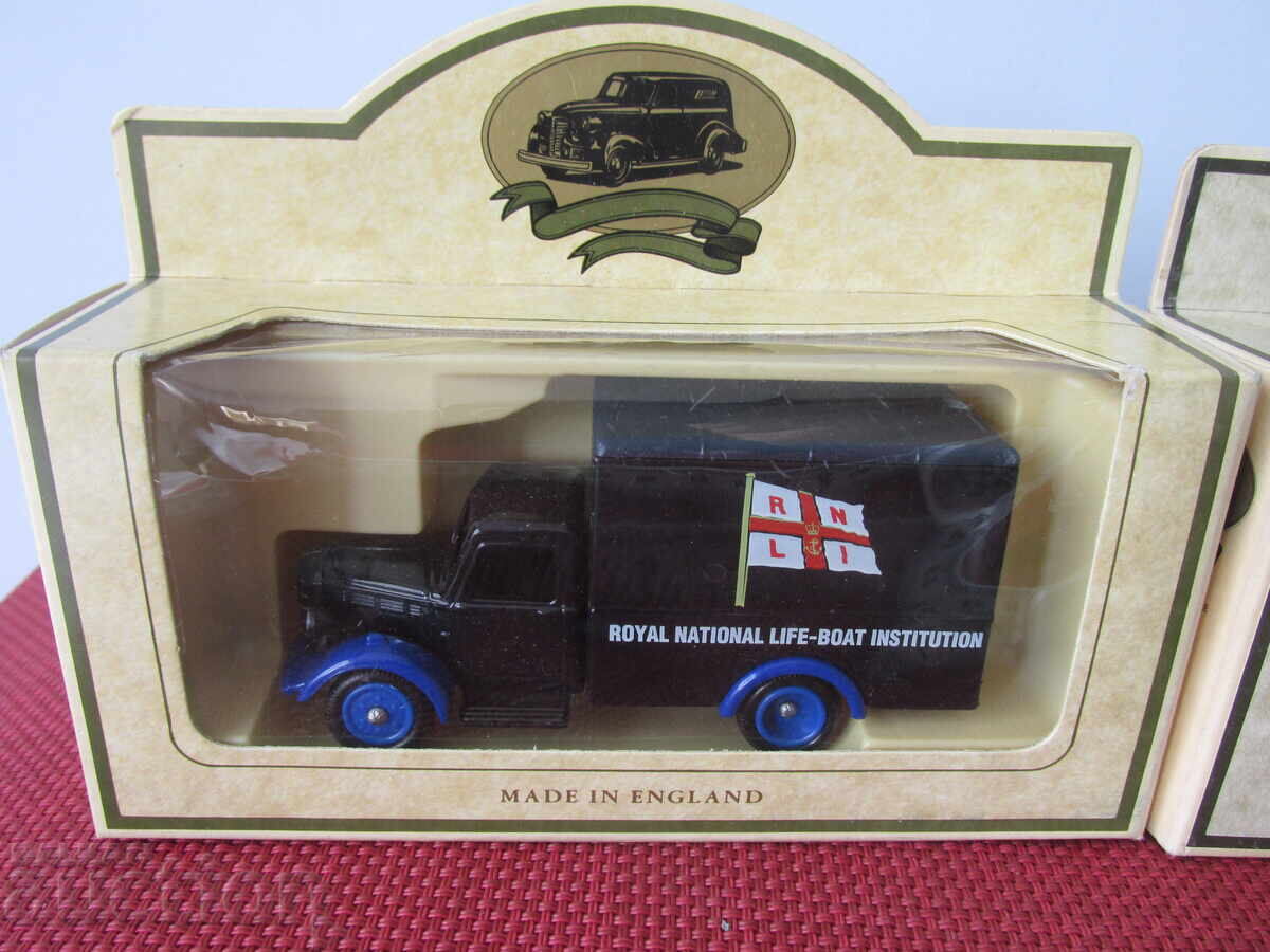 Delivery of Retro strollers Delivery of Retro strollers