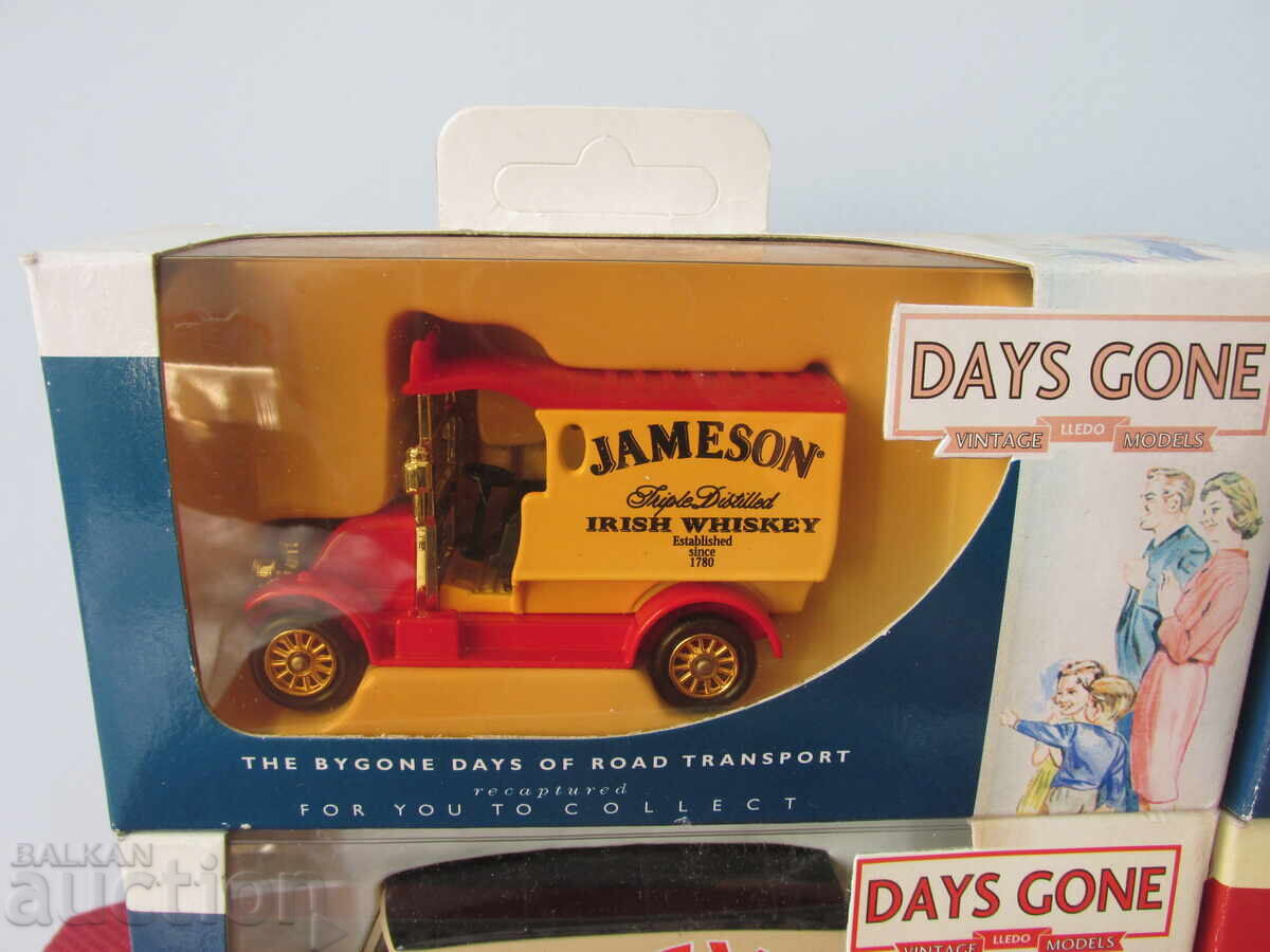 Retro strollers with price 21.00 BGN | € 10.74 Retro strollers with price 21.00 BGN | € 10.74