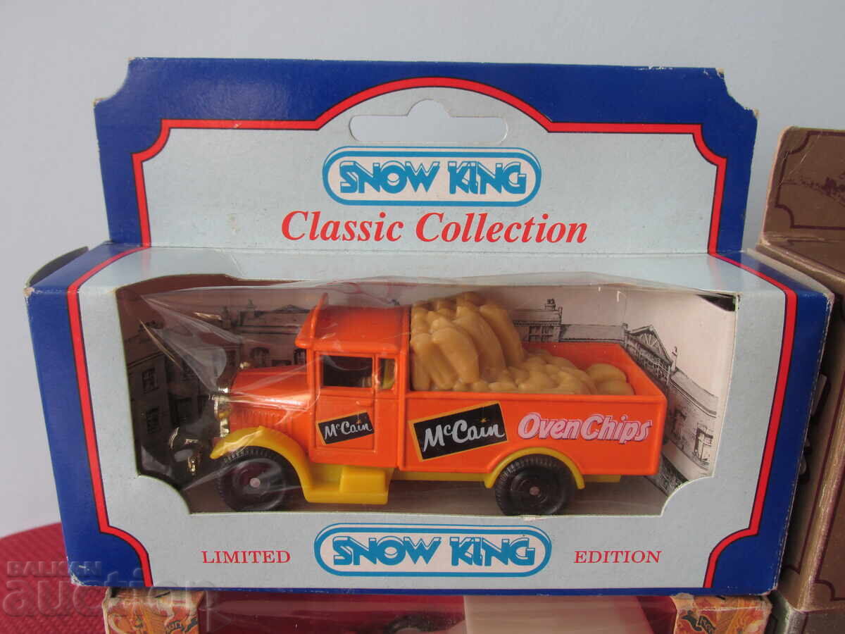 Retro strollers with price 15.00 BGN | € 7.67 Retro strollers with price 15.00 BGN | € 7.67