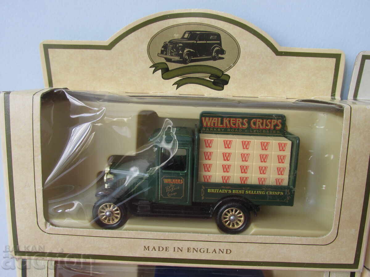 Retro strollers with price 15.00 BGN | € 7.67 Retro strollers with price 15.00 BGN | € 7.67