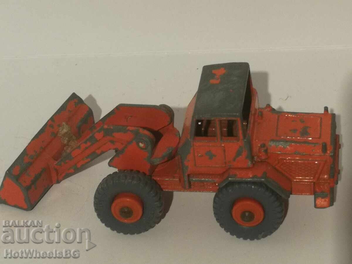 Delivery of Matchbox LESNEY No 69B Hatra Tractor Shovel 1965