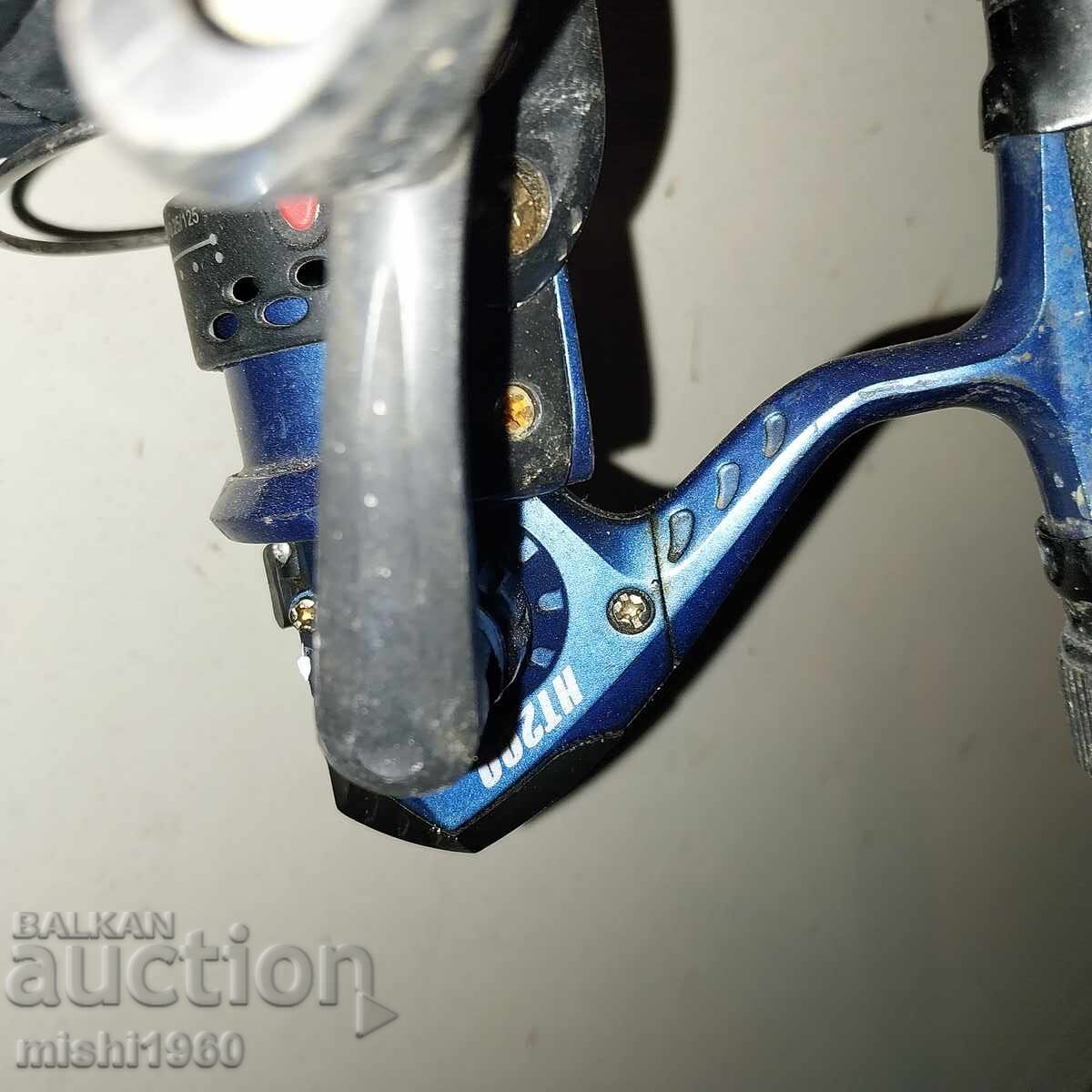 Δημοπρασία Παλιό καλάμι ψαρέματος με οδηγούς Δημοπρασία Παλιό καλάμι ψαρέματος με οδηγούς