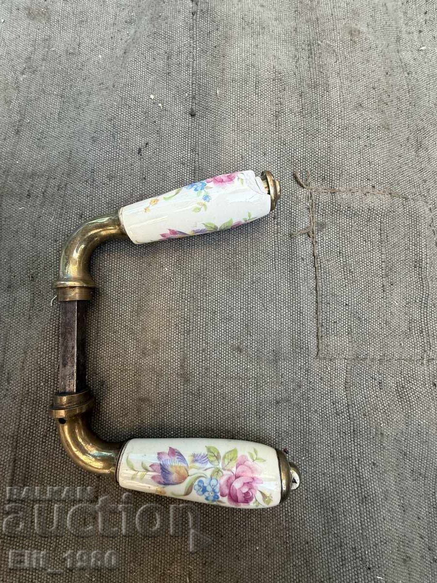 Πορσελάνινες λαβές πόρτας με τιμή € 22.00 | 43.03 BGN