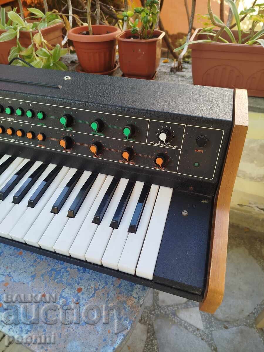 Παράδοση Συνθεσάιζερ Vermona