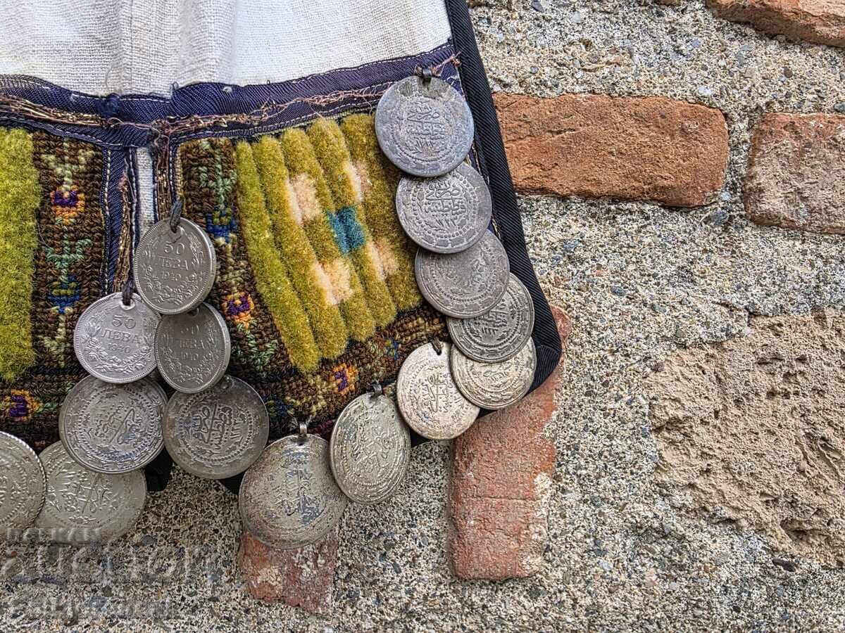 Vesta din costum popular feminin, împodobită cu bani de argint - 5 Vesta din costum popular feminin, împodobită cu bani de argint - 5