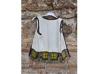 Елек од женска носија украсен со сребрени пари