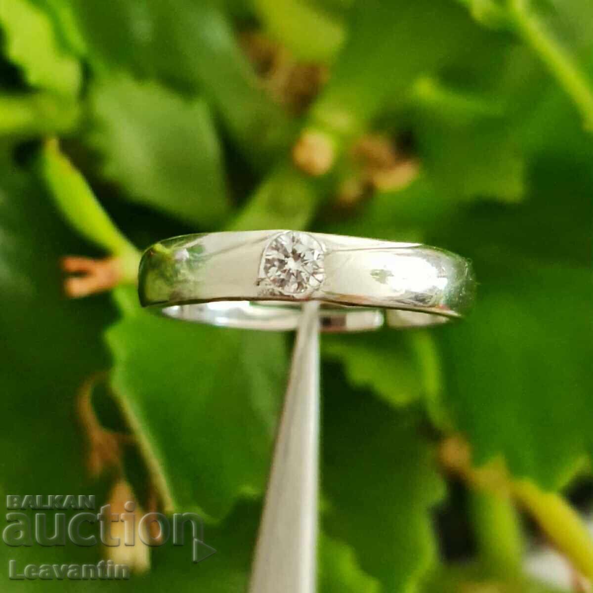 Δημοπρασία Ασημένιο δαχτυλίδι με ζιργκόν Δημοπρασία Ασημένιο δαχτυλίδι με ζιργκόν