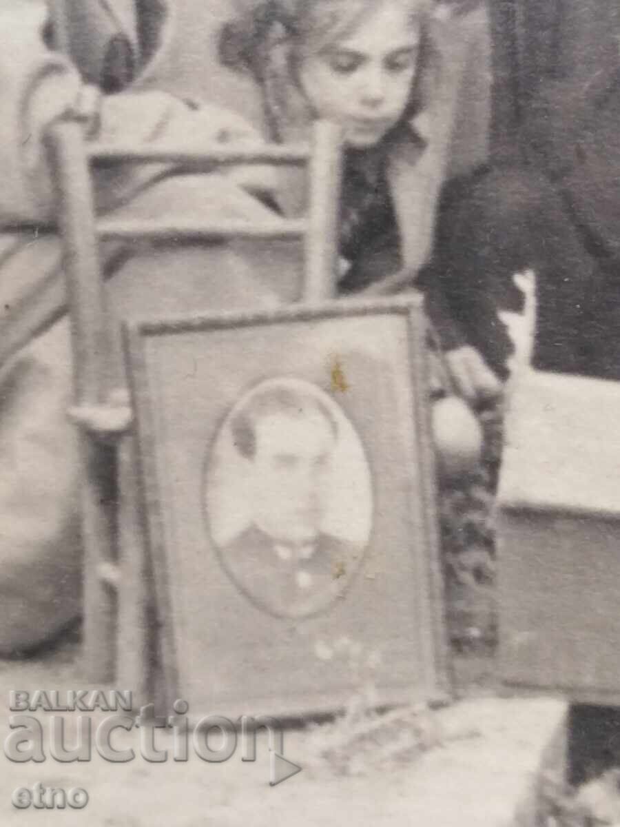 Δημοπρασία 1945 G. ΕΤΡΟΠΟΛΕ, ταφή αξιωματικού