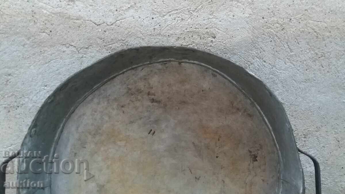 ΠΑΛΙΟ ΜΕΓΑΛΟ ΤΑΨΙ ΓΙΑ ΛΟΥΤΕΝΙΤΣΑ, ΑΡΝΙ ΚΑΙ ΑΛΛΑ - ΣΙΔΕΡΕΝΙΟ με τιμή 19.99 BGN | € 10.22