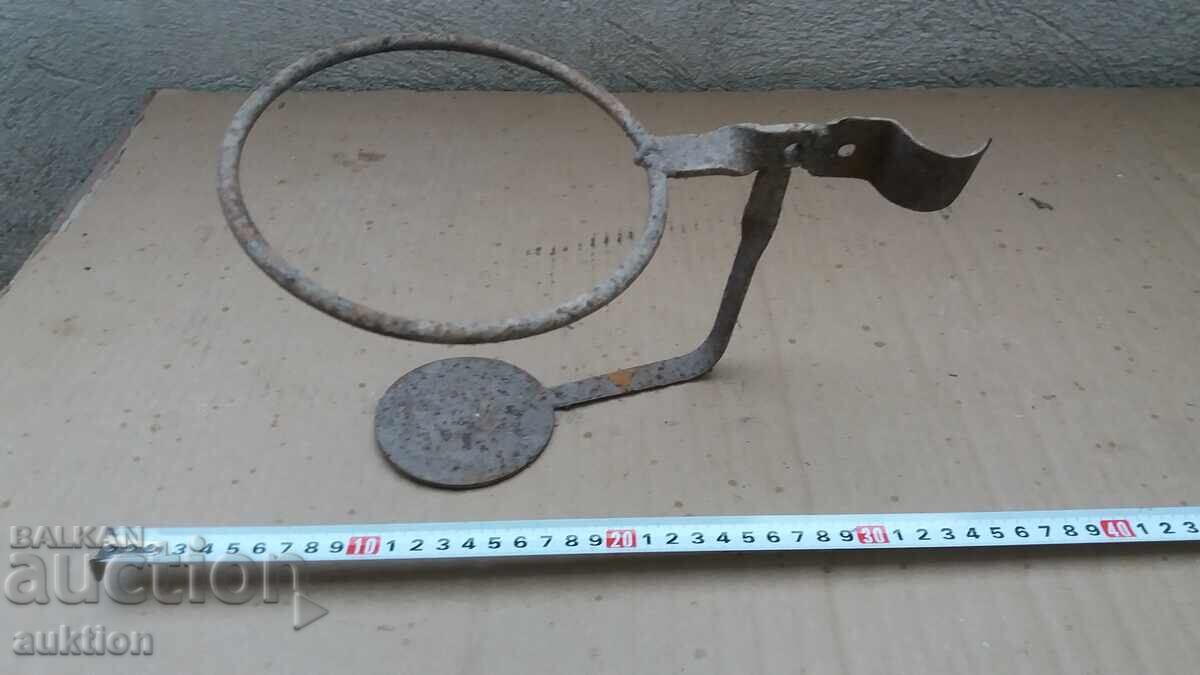 Παράδοση Μεταλλική βάση για γλάστρα