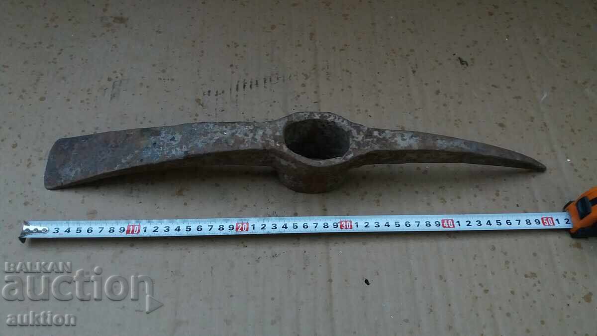 Auction  EXCELLENT SOLID PICKAXE