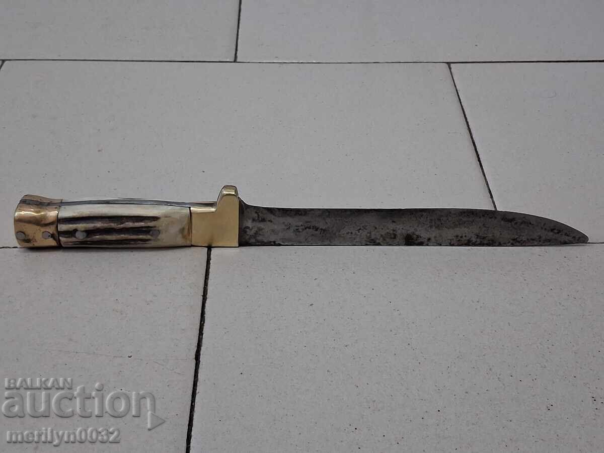 Ловен нож без кания с чирени от еленов рог с цена 79.00 лв. | € 40.39