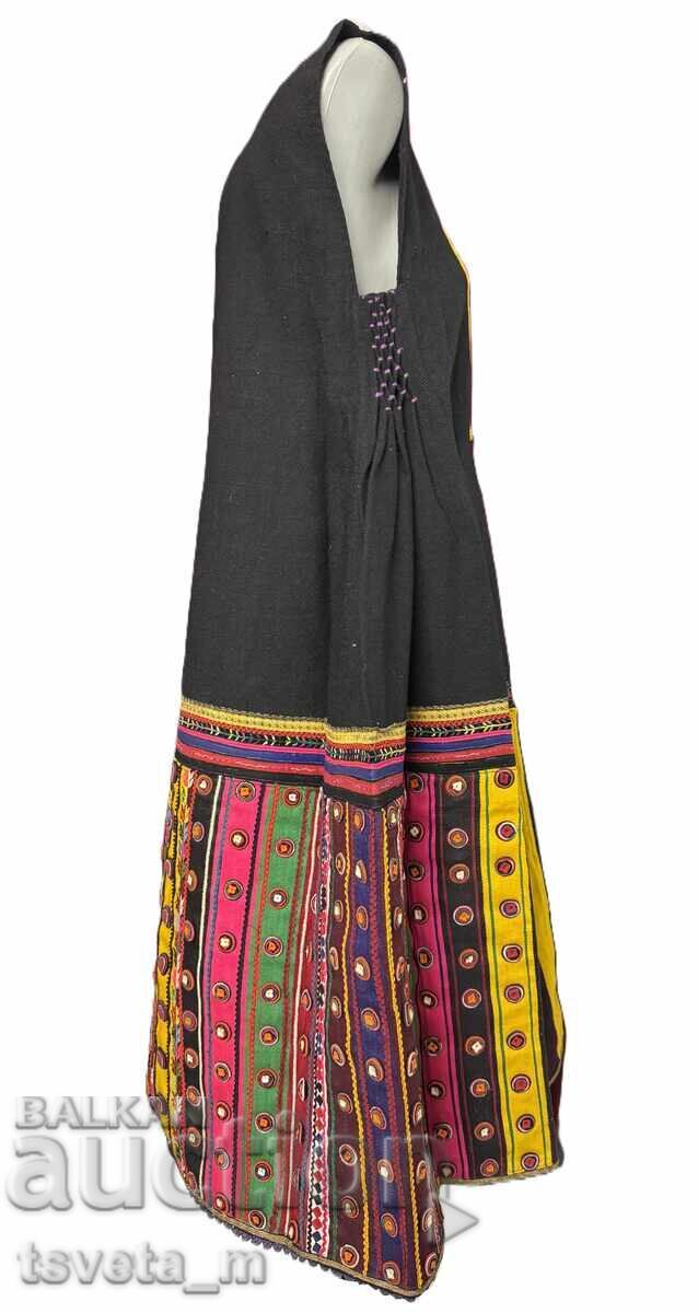 Delivery of Zhenski vylnen sukman narodna nosia Delivery of Zhenski vylnen sukman narodna nosia