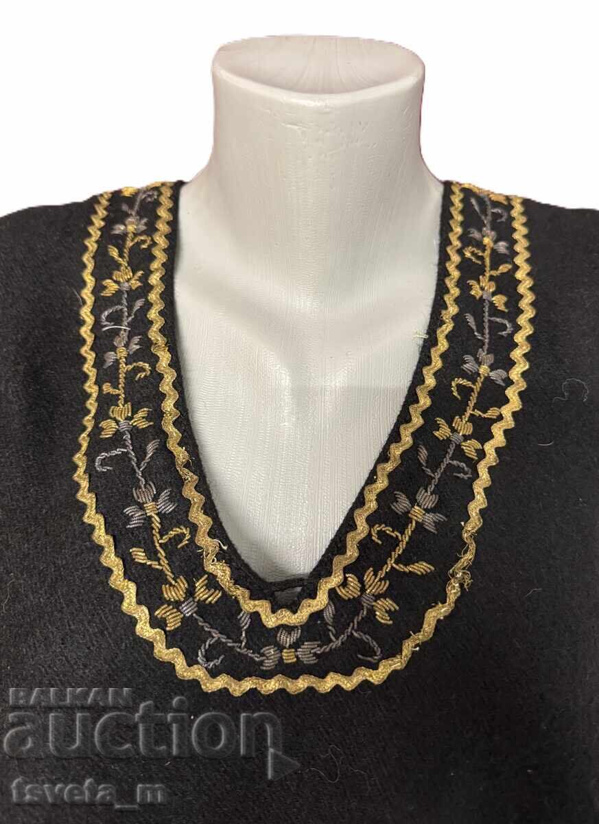 Γυναικείο μάλλινο σουκμάν με ουρές και σίρμα, παραδοσιακή φορεσιά με τιμή 280.00 BGN | € 143.16