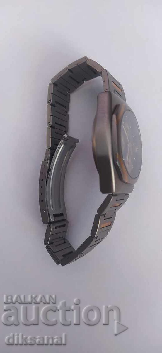 Auction  Heuer Chronograph Titanium 125.206