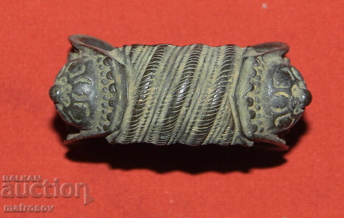 Brățară veche tradițională din bronz, bijuterie, cataramă cu preț 200.00 BGN | € 102.26