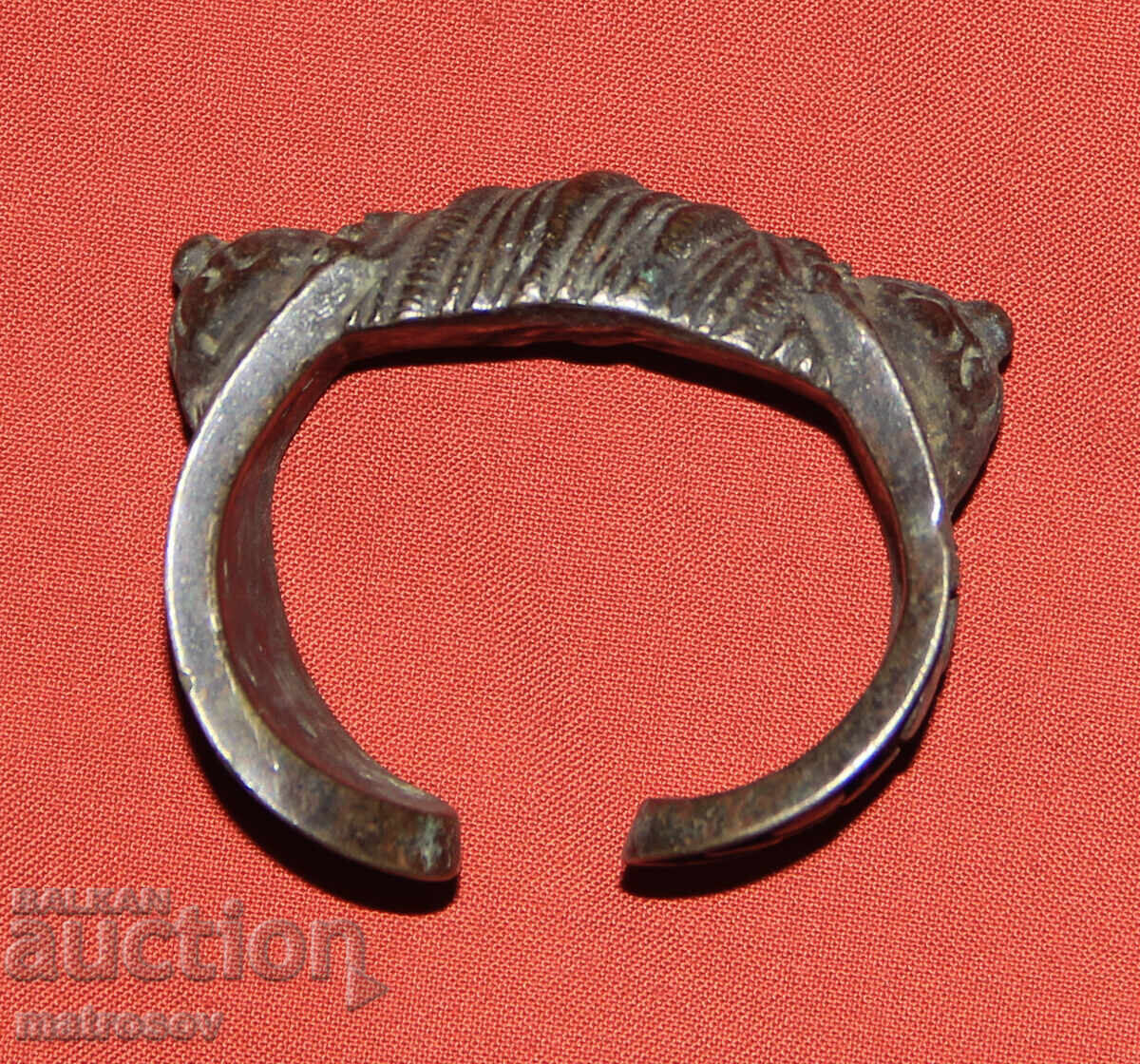 Auction  Old traditional bronze bracelet jewelry slingshot