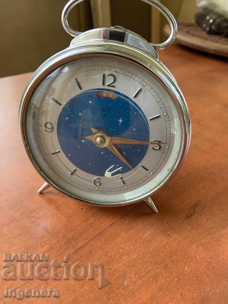 TABLE CLOCK ALARM CLOCK MECHANICAL WORKS RINGS