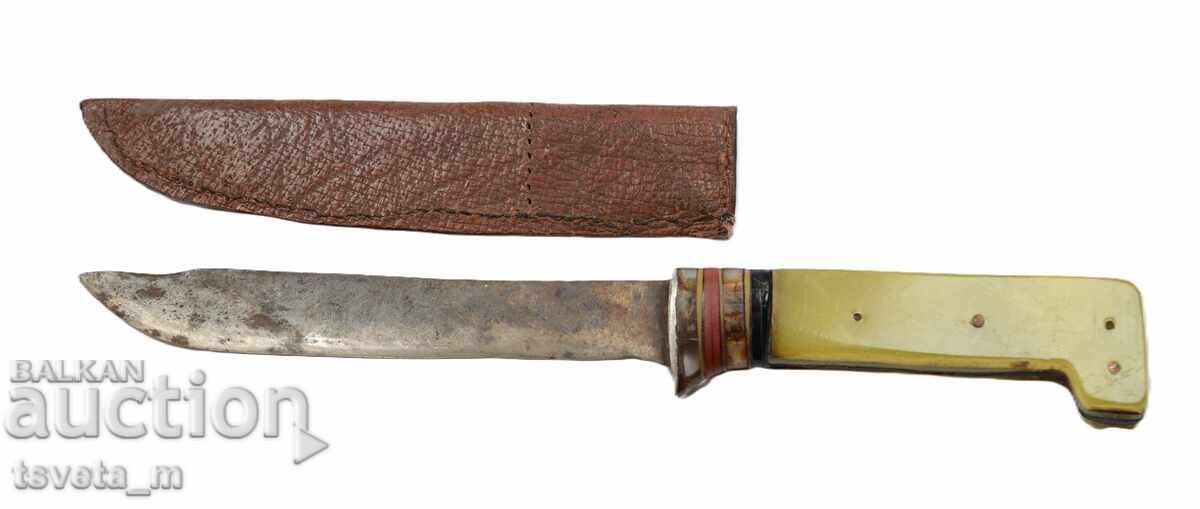 Cuțit vechi mare cu teacă cu preț 20.00 BGN | € 10.23