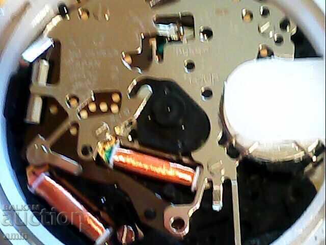 Delivery of Beautiful 4-hour Invicta watch works perfectly