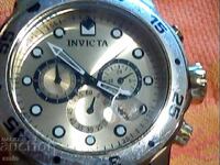 Beautiful 4-hour Invicta watch works perfectly