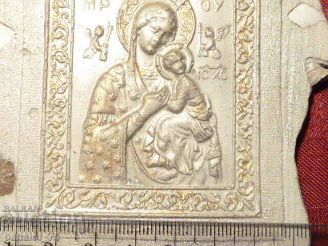 Аукцион Икона ,,Богородица с младенеца,,-течен камък