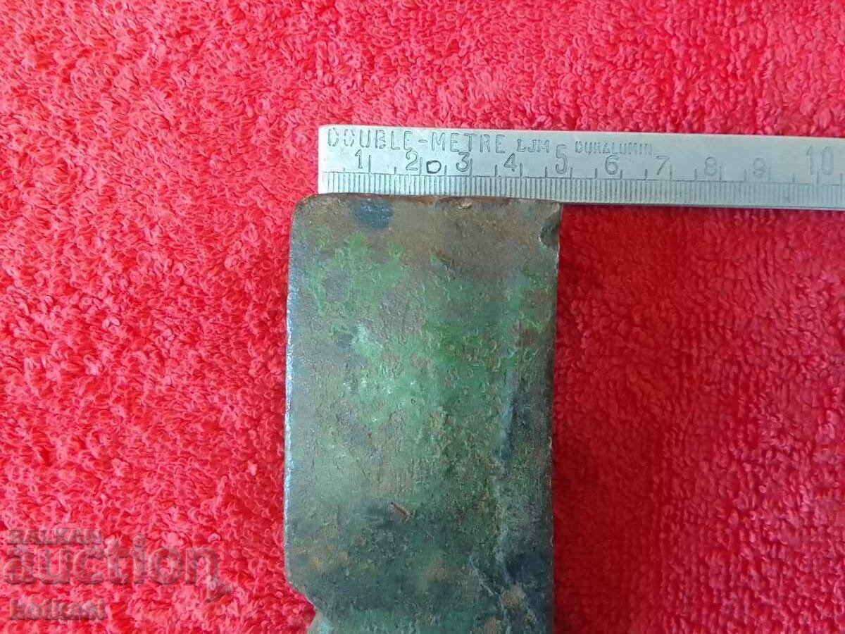 Παλιό μεταλλικό τσεκούρι, τσεκούρι με σήμανση Γερμανίας 876 γραμμάρια με τιμή € 28.50 | 55.74 BGN