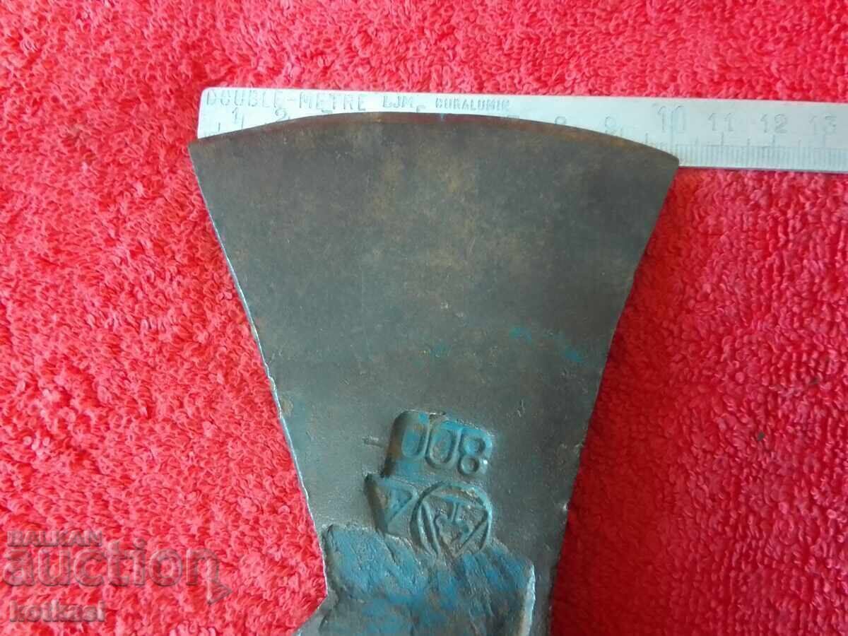 Стара метална Брадва Топор маркирана Германия 763 грама с цена € 18.15 | 35.50 лв.