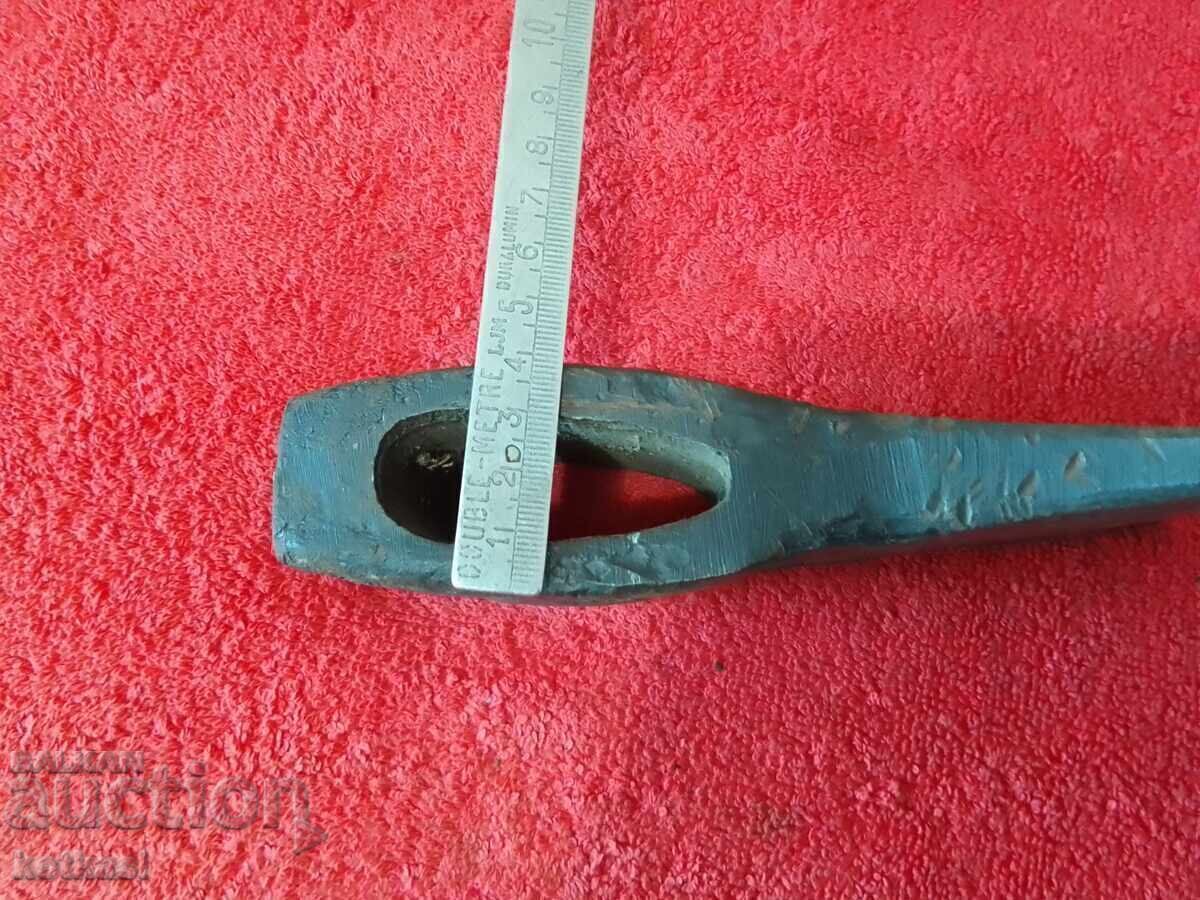 Topor metalic vechi, marcat Germania, 1755 grame - 5 Topor metalic vechi, marcat Germania, 1755 grame - 5
