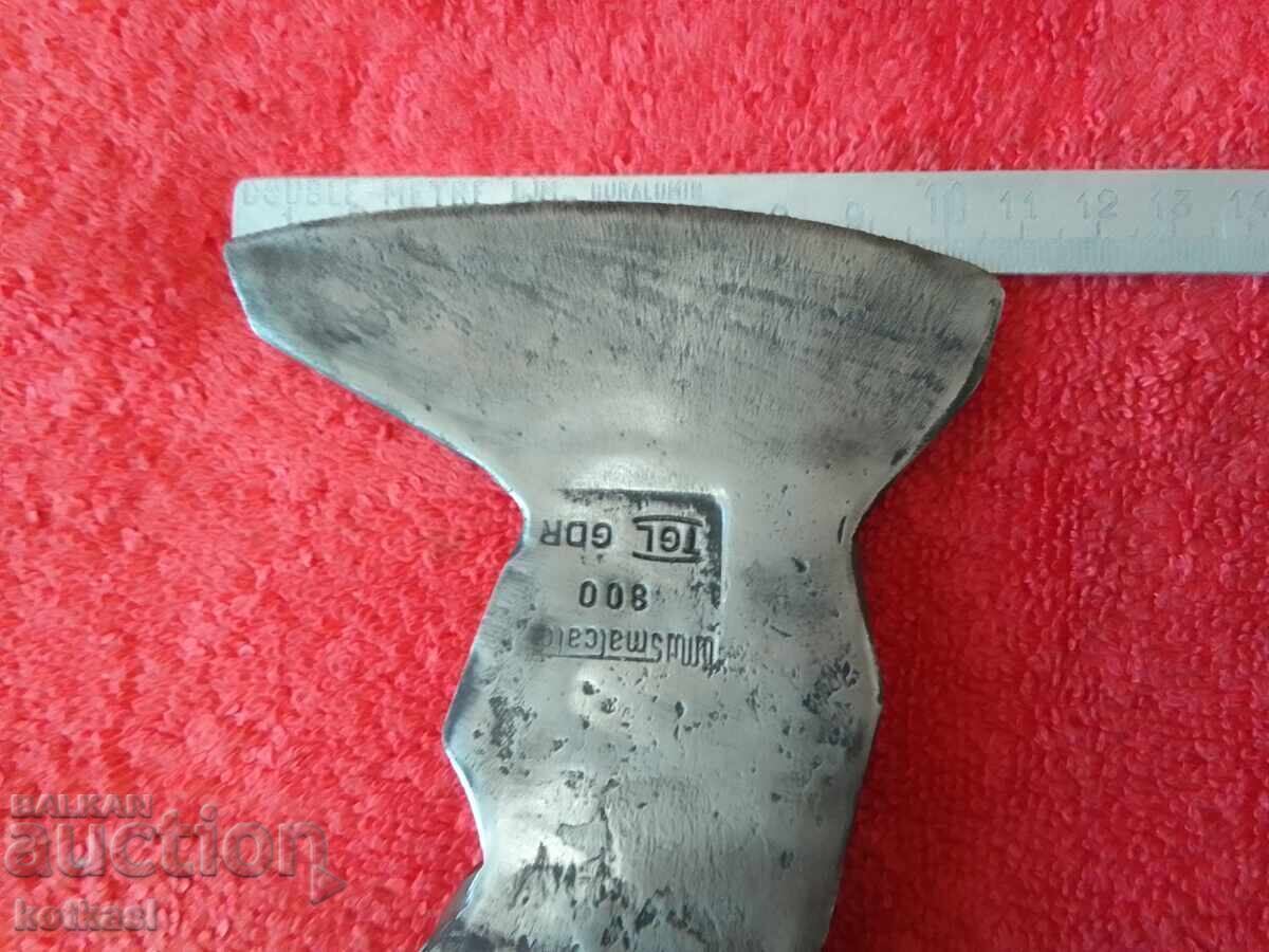 Topor metalic vechi, marcat Germania RDG 670 grame cu preț 125.50 BGN | € 64.17 Topor metalic vechi, marcat Germania RDG 670 grame cu preț 125.50 BGN | € 64.17