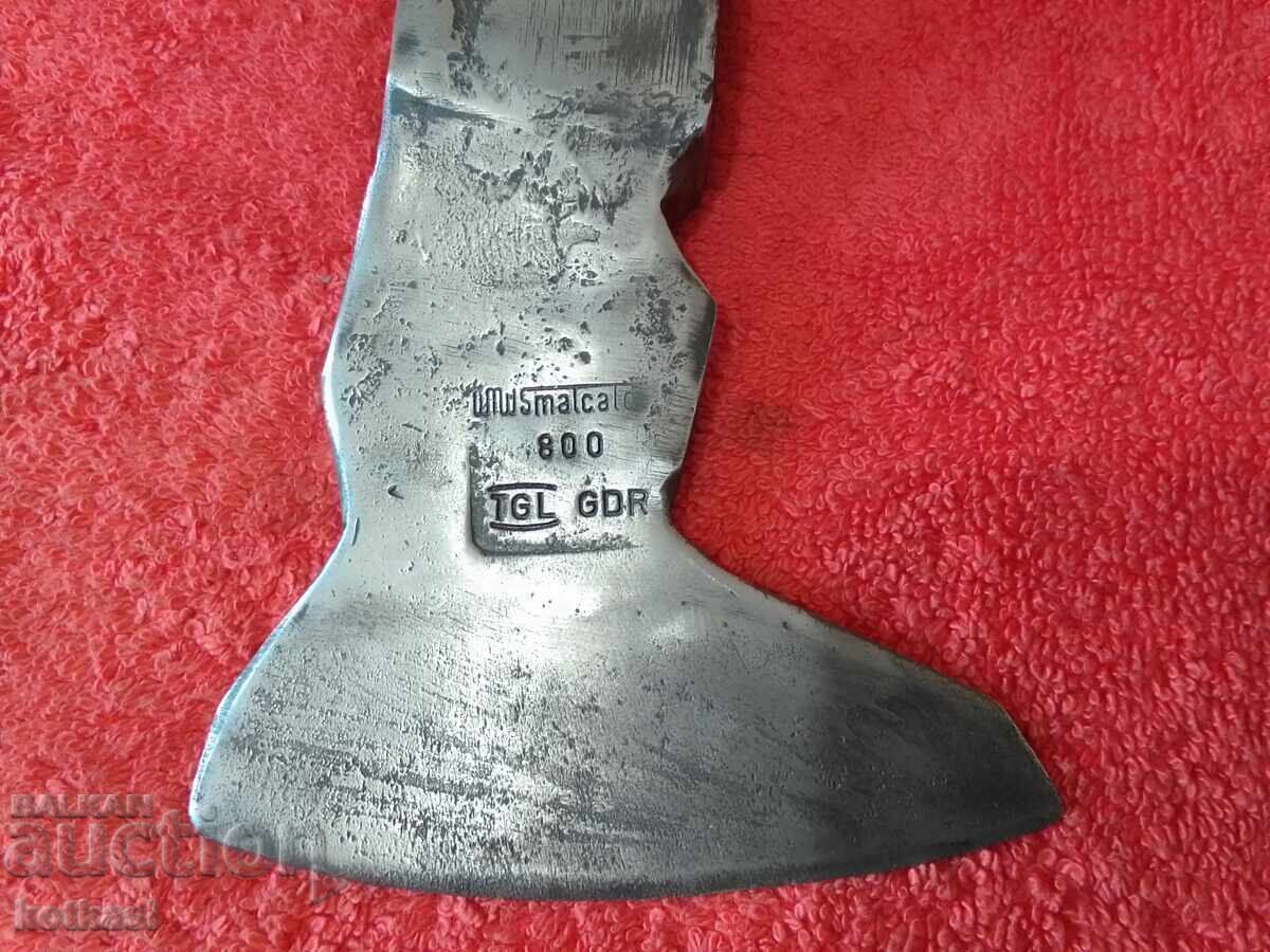 Livrarea Topor metalic vechi, marcat Germania RDG 670 grame Livrarea Topor metalic vechi, marcat Germania RDG 670 grame