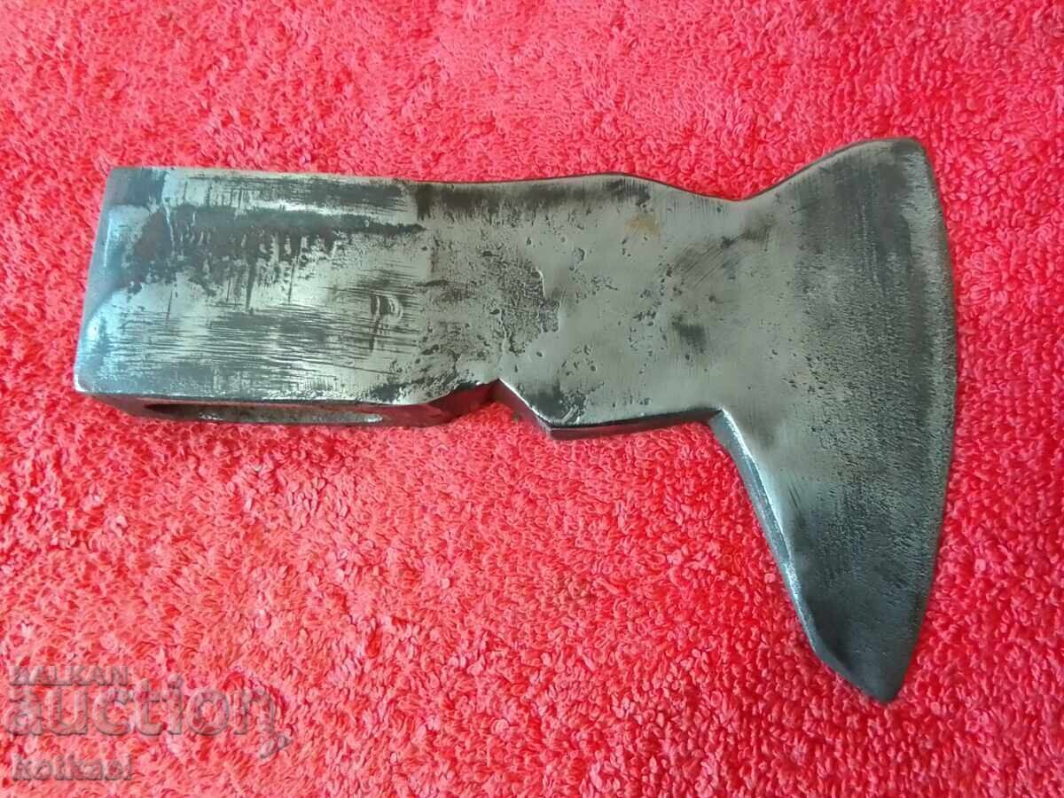 Topor metalic vechi, marcat Germania RDG 670 grame - 5 Topor metalic vechi, marcat Germania RDG 670 grame - 5