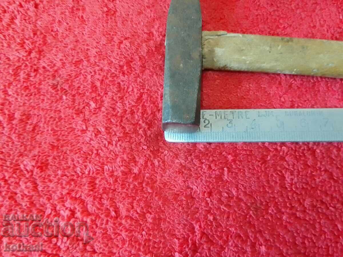 Auction  Old small metal 131 gram hammer