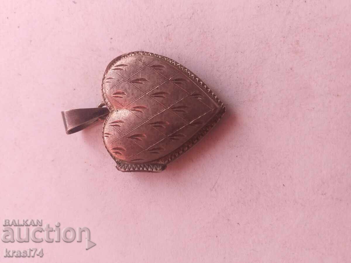 Silver heart pendant