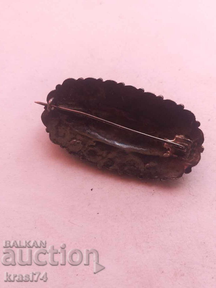 Ασημένια καρφίτσα με τιμή 20.00 BGN | € 10.23 Ασημένια καρφίτσα με τιμή 20.00 BGN | € 10.23