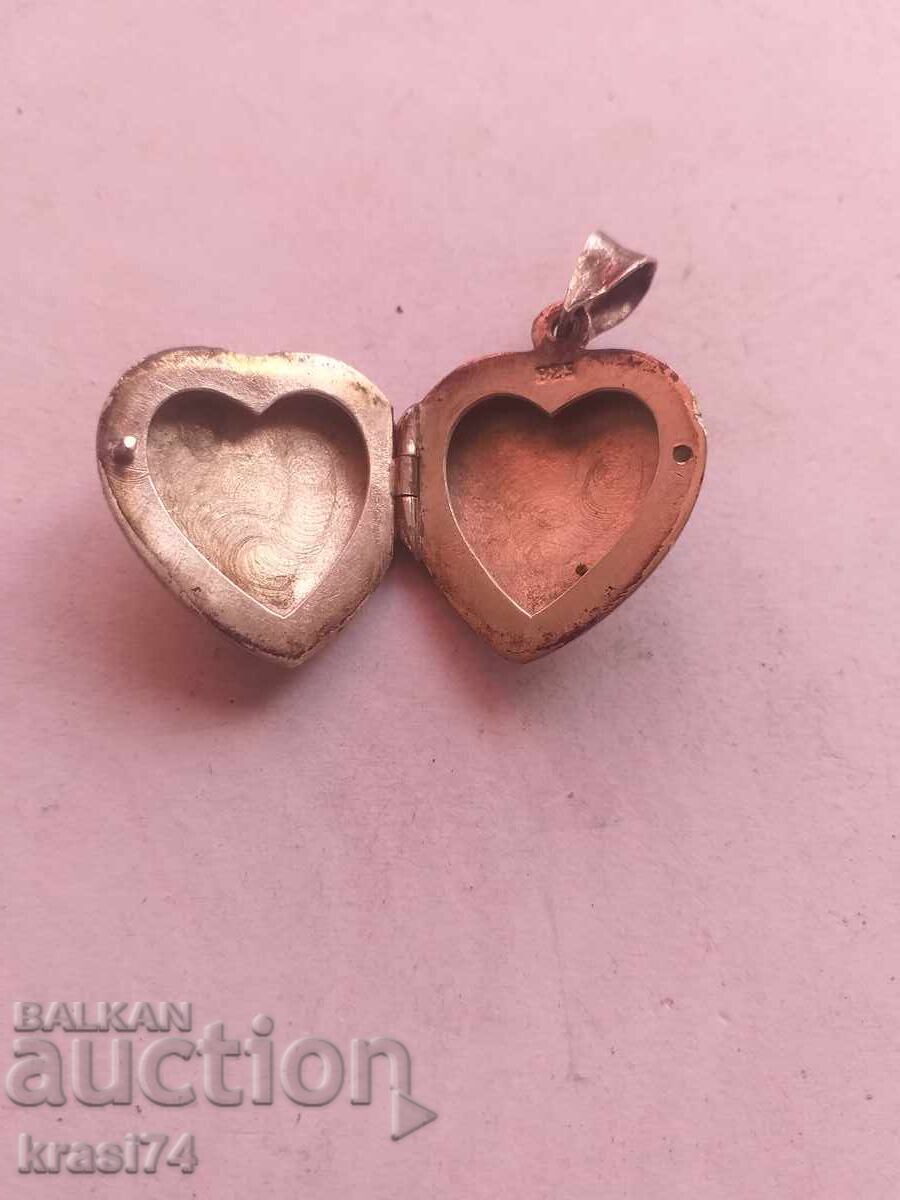 Silver heart pendant with price 15.00 BGN | € 7.67 Silver heart pendant with price 15.00 BGN | € 7.67
