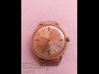 Επιχρυσωμένο ρολόι