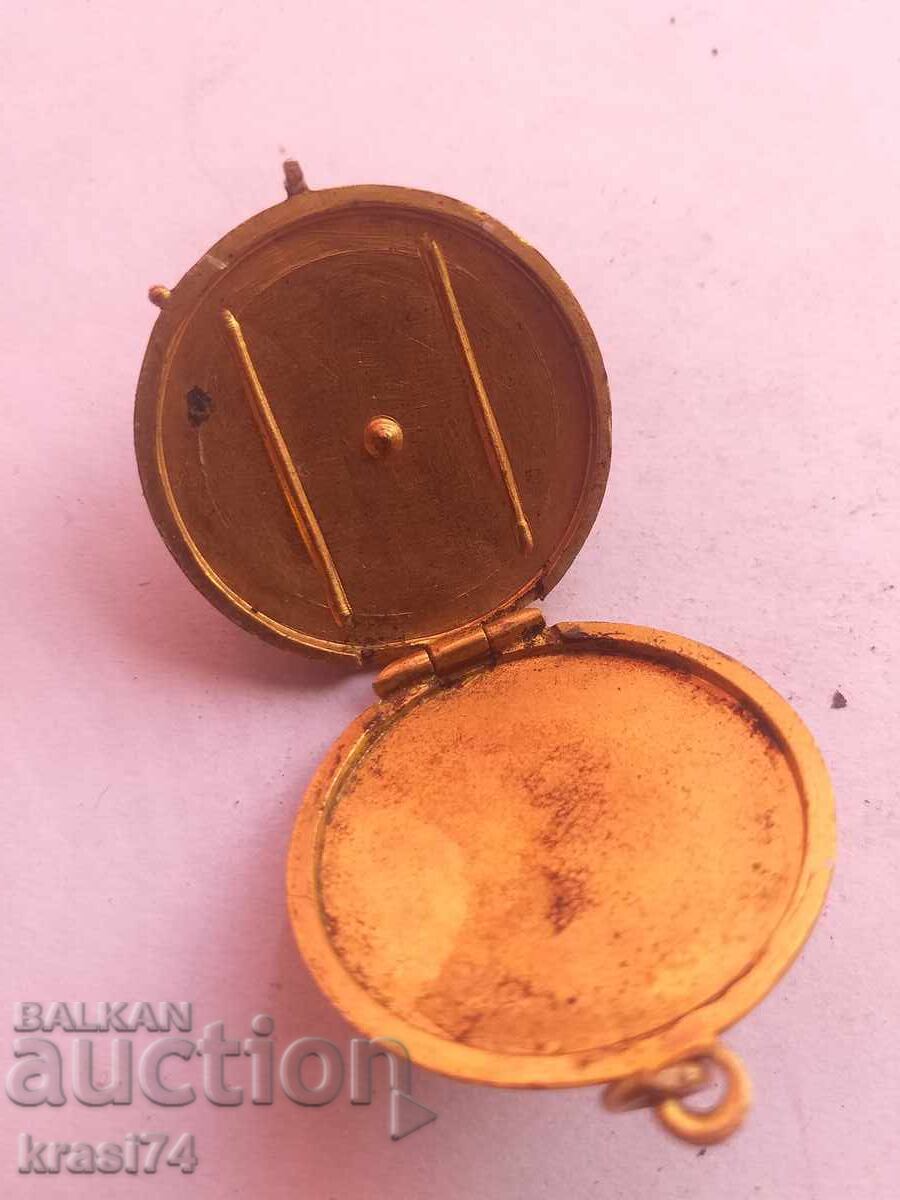 Gold-plated pendant with price 10.00 BGN | € 5.11