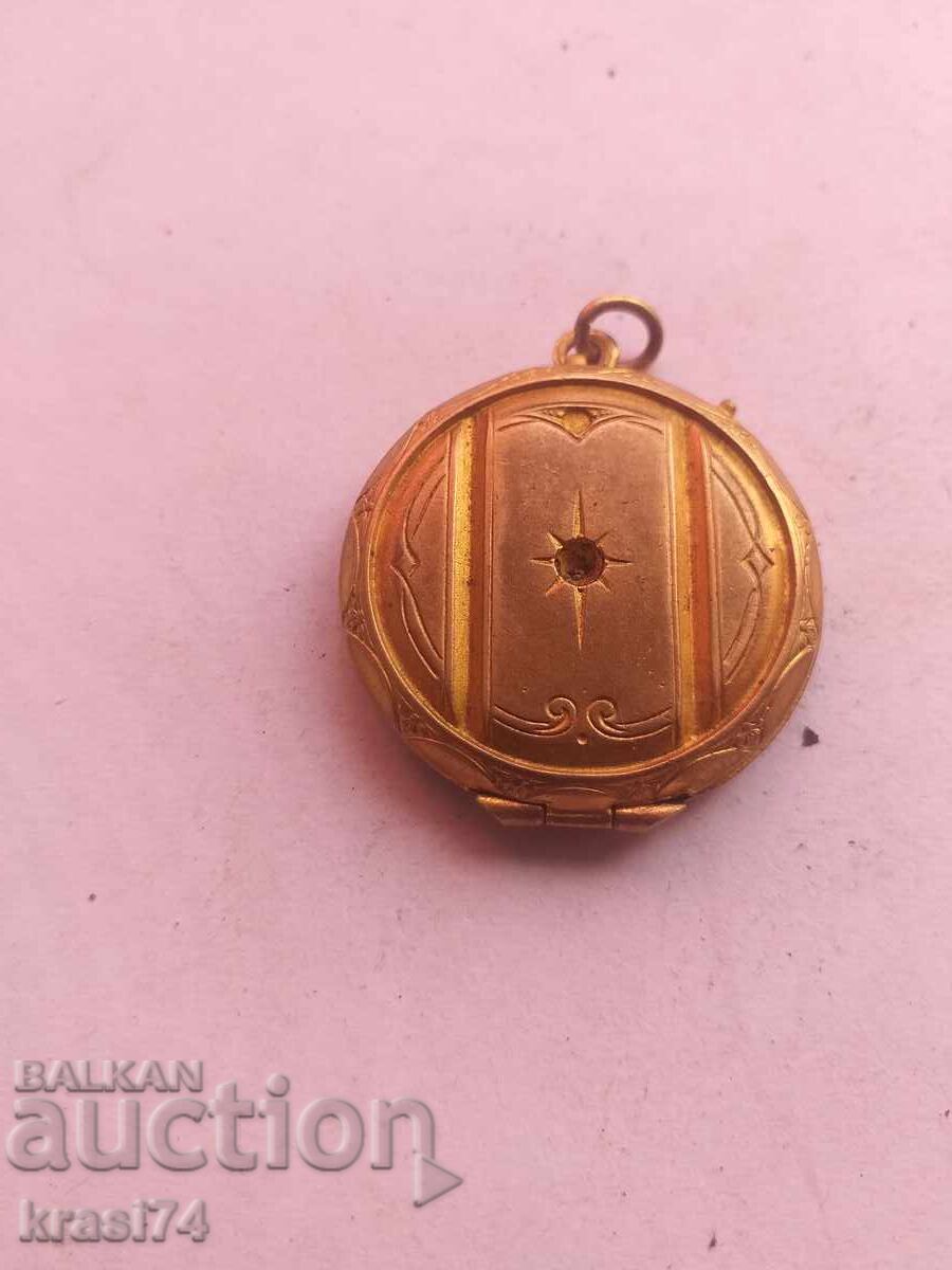 Gold-plated pendant