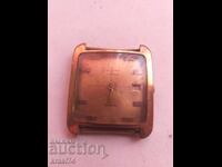 Позлатен часовник