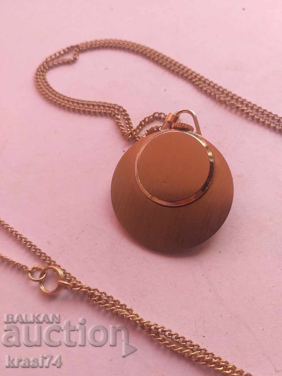 Gilt locket watch with price 45.00 BGN | € 23.01 Gilt locket watch with price 45.00 BGN | € 23.01