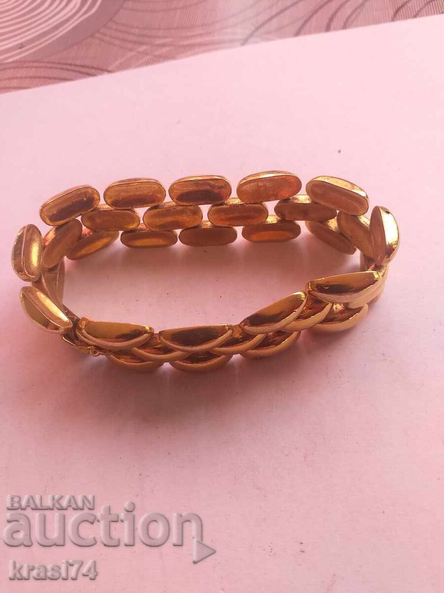 Επιχρυσωμένο βραχιόλι με τιμή 35.00 BGN | € 17.90