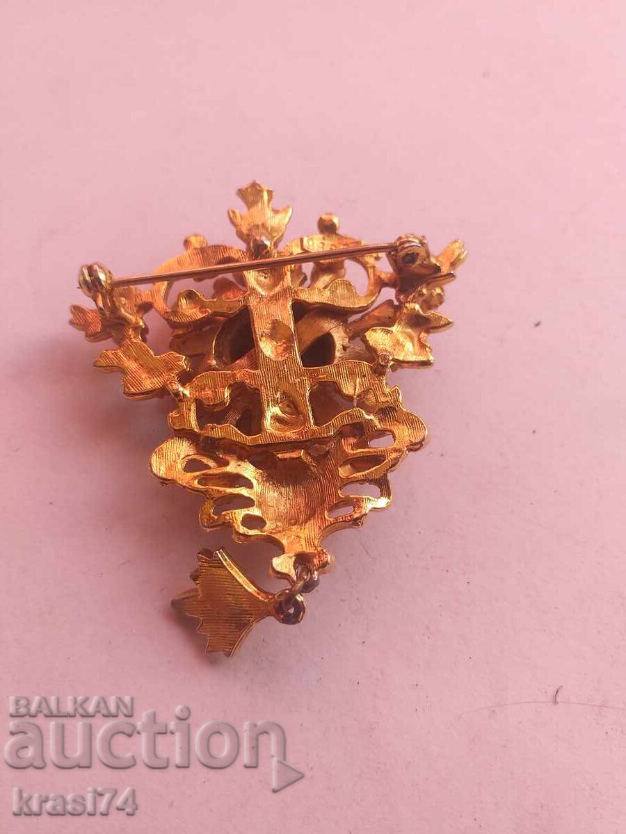 Gilded brooch with price 25.00 BGN | € 12.78
